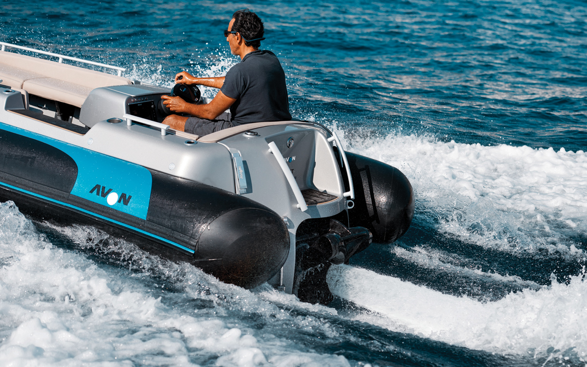 Torqeedo-deep-blue-Zodiac-electric-jet-rib